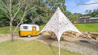 Geumsan Lalaland Caravan