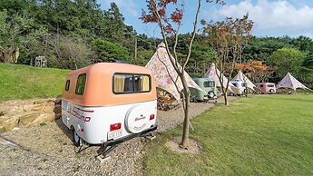 Geumsan Lalaland Caravan