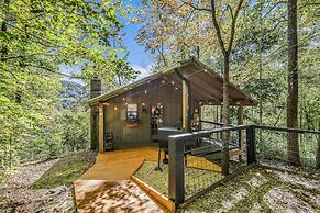 Cliff Haven 1 Bedroom Cabin by RedAwning