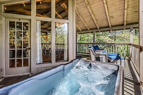 Cliff Haven 1 Bedroom Cabin by RedAwning