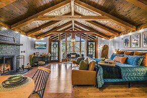 Cliff Haven 1 Bedroom Cabin by RedAwning