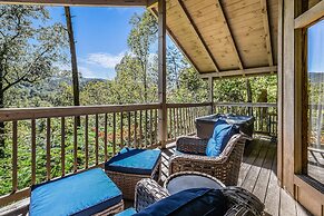 Cliff Haven 1 Bedroom Cabin by RedAwning