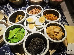 voco Chongqing Chaotianmen by IHG