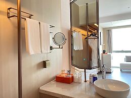 voco Chongqing Chaotianmen by IHG