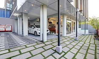 Treebo Pushpak Service Apartment