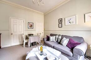 JOIVY 1-Bed Flat In Edinburgh Old Town