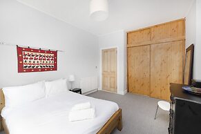 JOIVY Charming 1-Bed Ap Near Leith Links W/ Patio