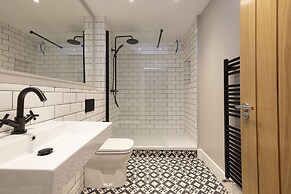 JOIVY Stylish&Airy 4Br House At The Heart Of New Town