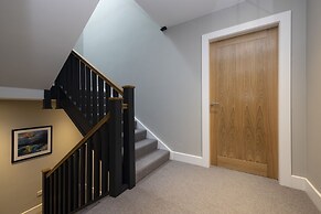 JOIVY Stylish&Airy 4Br House At The Heart Of New Town