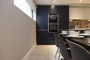 JOIVY Stylish&Airy 4Br House At The Heart Of New Town