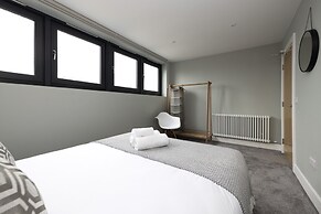 JOIVY Stylish&Airy 4Br House At The Heart Of New Town