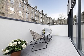 JOIVY Stylish&Airy 4Br House At The Heart Of New Town