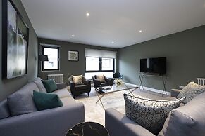 JOIVY Stylish&Airy 4Br House At The Heart Of New Town