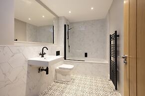 JOIVY Stylish&Airy 4Br House At The Heart Of New Town