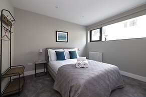 JOIVY Stylish&Airy 4Br House At The Heart Of New Town