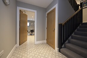 JOIVY Stylish&Airy 4Br House At The Heart Of New Town