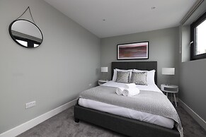 JOIVY Stylish&Airy 4Br House At The Heart Of New Town