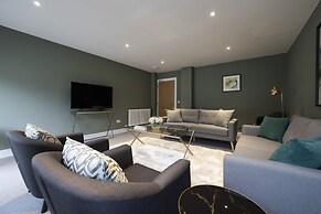 JOIVY Stylish&Airy 4Br House At The Heart Of New Town