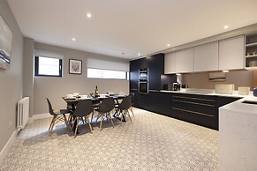 JOIVY Stylish&Airy 4Br House At The Heart Of New Town