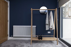 JOIVY Stylish&Airy 4Br House At The Heart Of New Town