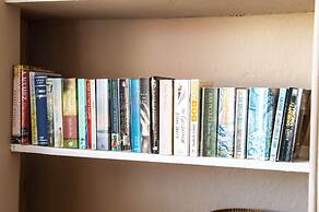 JOIVY Lovely 1-Bed Home In Old Town