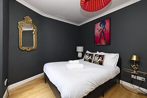 JOIVY Charming 1-Bed Home W/Patio Nearby The Castle