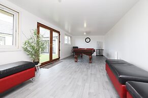 JOIVY Luxurious & Spacious 3Br House With A Hot Tub