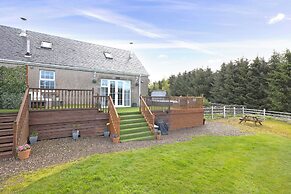JOIVY Greenknowes Cottage W/ Hot Tub & Fireplace
