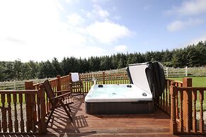 Altido Greenknowes Lodge With Hot Tub And Wood Burning Stove