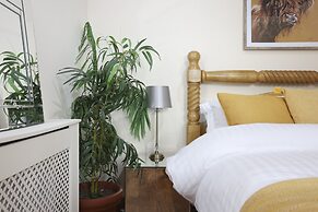 JOIVY Greenknowes Estate With Hot Tub And Bar