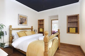 JOIVY Greenknowes Estate With Hot Tub And Bar