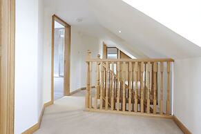 JOIVY Greenknowes Estate With Hot Tub And Bar