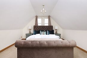 JOIVY Greenknowes Estate With Hot Tub And Bar