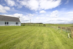 JOIVY Gorgeous Cottage With Garden & Great Views