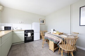 JOIVY Gorgeous Cottage With Garden & Great Views