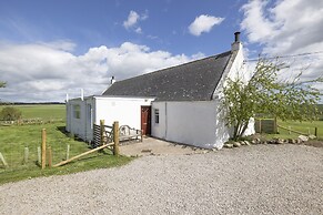 JOIVY Gorgeous Cottage With Garden & Great Views