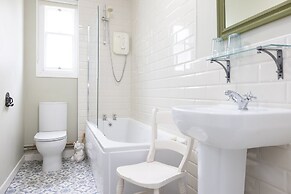 JOIVY Gorgeous Cottage With Garden & Great Views