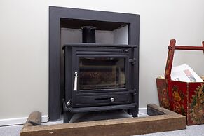 JOIVY Gorgeous Cottage With Garden & Great Views