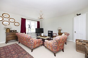 JOIVY Gorgeous Cottage With Garden & Great Views