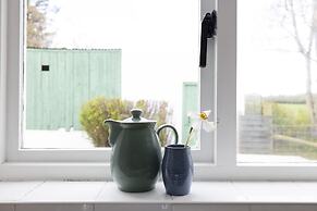 JOIVY Gorgeous Cottage With Garden & Great Views