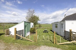 JOIVY Gorgeous Cottage With Garden & Great Views