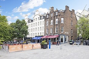 JOIVY Glamorous1-Bed Flat Overlooking Grassmarket