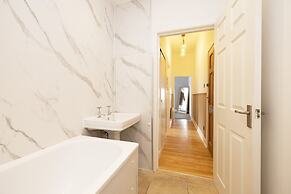 JOIVY Glamorous1-Bed Flat Overlooking Grassmarket