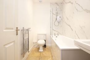 JOIVY Glamorous1-Bed Flat Overlooking Grassmarket