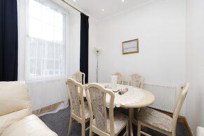 JOIVY Spacious 3 Bed Apartment In The Old Town