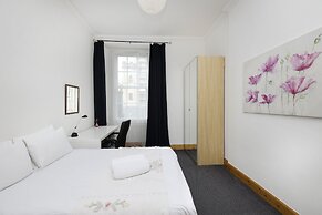 JOIVY Spacious 3 Bed Apartment In The Old Town