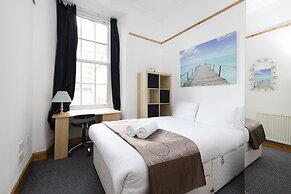 JOIVY Spacious 3 Bed Apartment In The Old Town