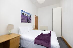 JOIVY Spacious 3 Bed Apartment In The Old Town