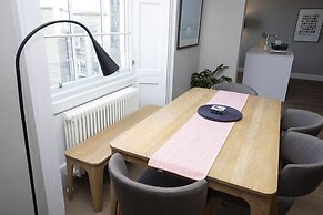 JOIVY Splendid 2-Br Apartment In New Town