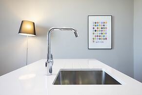 JOIVY Splendid 2-Br Apartment In New Town